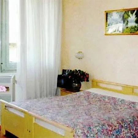Hotel Elena *