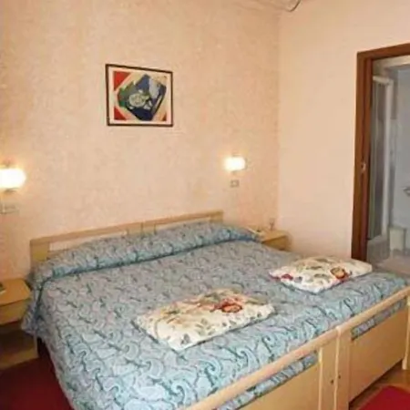 Elena Hotel *